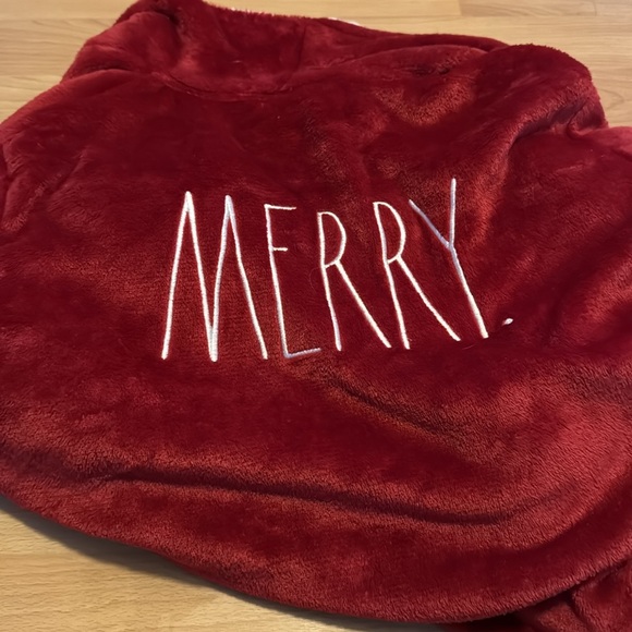 Rae Dunn Robe - Picture 3 of 3